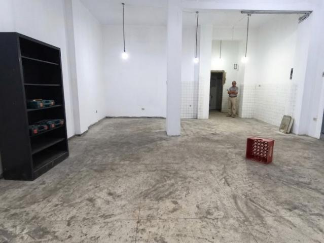ALQUILER LOCAL COMERCIAL A PIE DE CALLE EN LA AV. BARALT