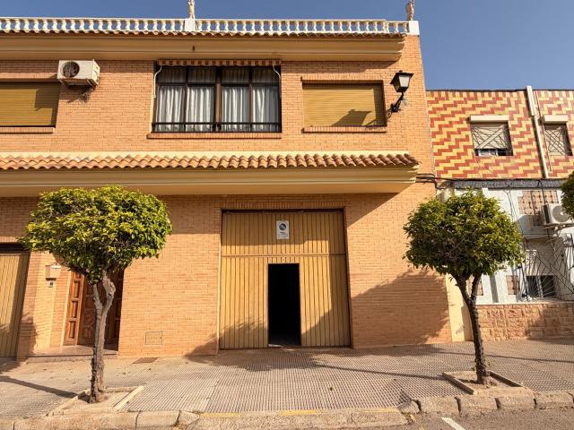 ALQUILER LOCAL COMERCIAL EN MEDIA LEGUA CARTAGENA