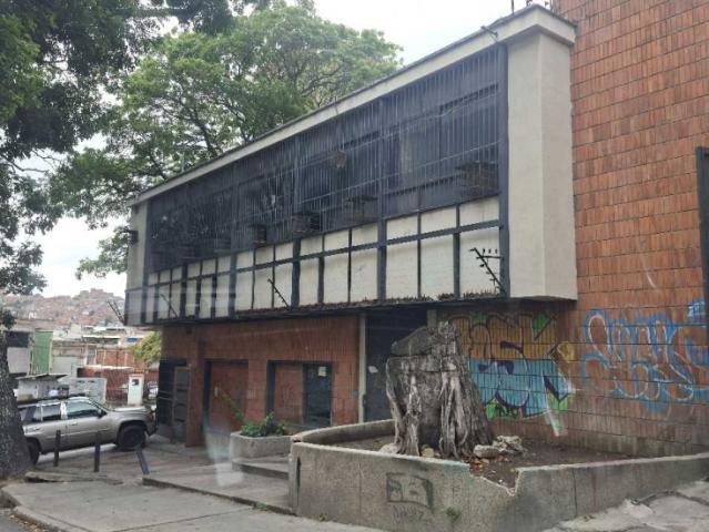 Alquiler local pie de calle Urb Las Acacias