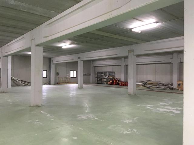 ALQUILER NAVE INDUSTRIAL CON AMPLIAS OFICINAS EN POLIGONO