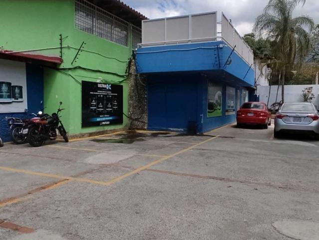 Alquiler o Venta Casa Comercial triplex 500m2 Chuao 1920