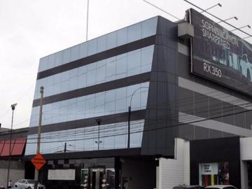 Alquiler oficina en 2do. piso con vista a la calle