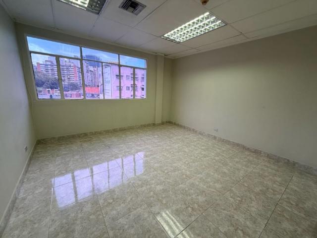 ALQUILER OFICINA Y O DEPOSITO LA CARLOTA 150MTS2