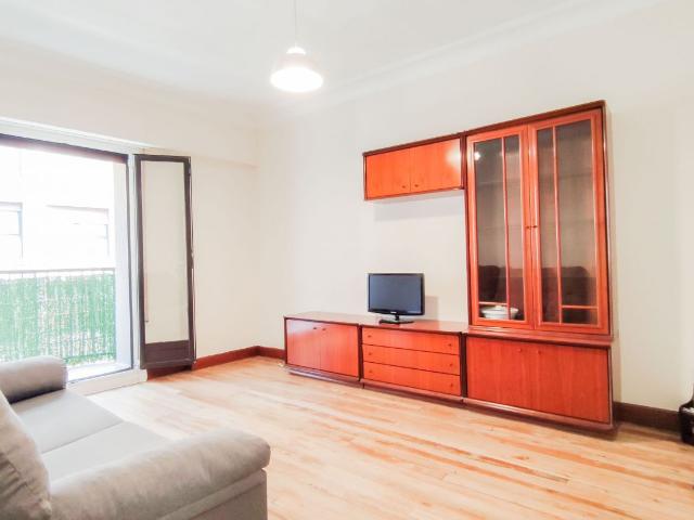 Alquiler Para Estudiantes, Piso en Gros con Balcón, Donostia San Sebastián