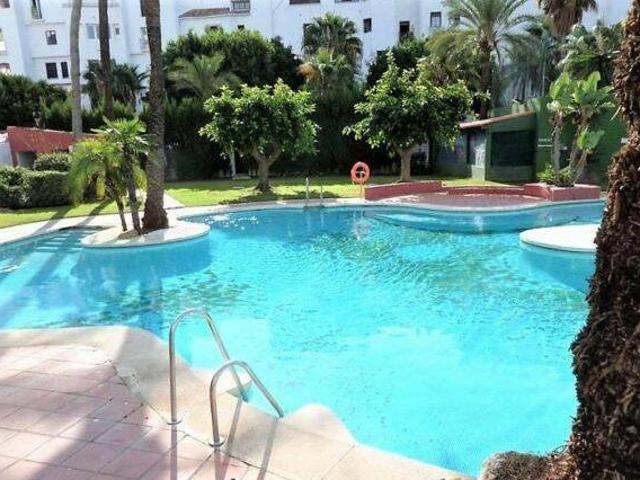 Alquiler piso con 2 baños Nueva andalucía