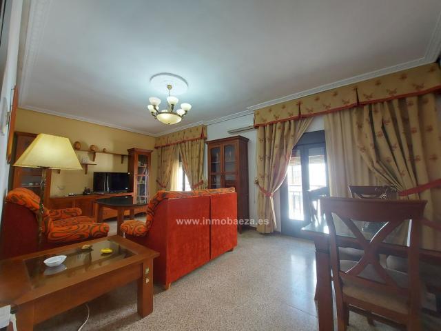 Alquiler Piso en Avd. Andalucía, Baeza. 450 €