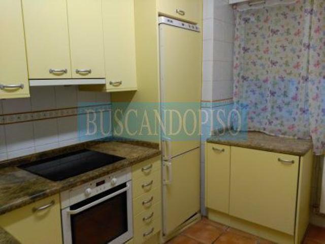 Alquiler Piso en Avda. de Portugal, Logroño. 875 €