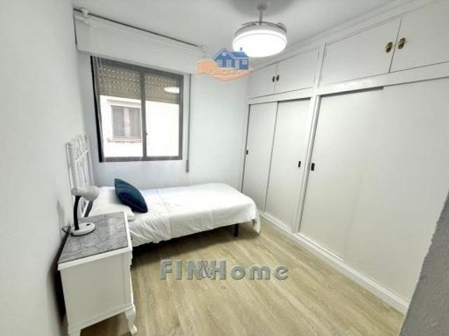 Alquiler piso en Triana junto a Plaza Cuba | 4 dormitorios y excelente ubicación