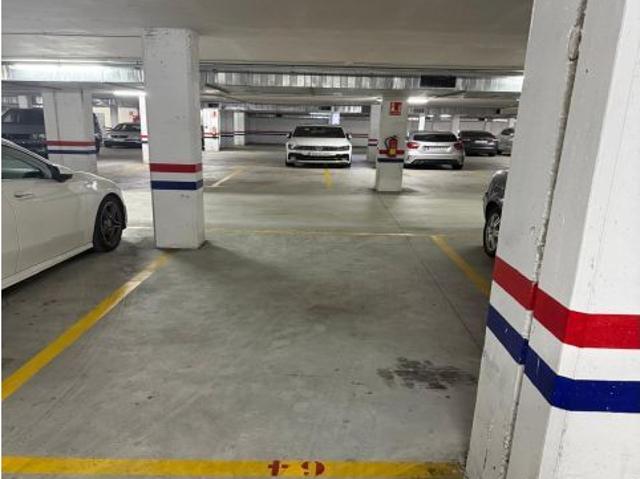 ALQUILER PLAZA DE GARAJE – CENTRO DE RIANXO