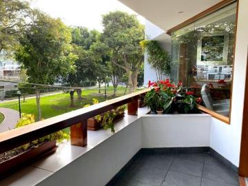 Alquilo o vendo departamento con vista al parque Baden Powell, Miraflores