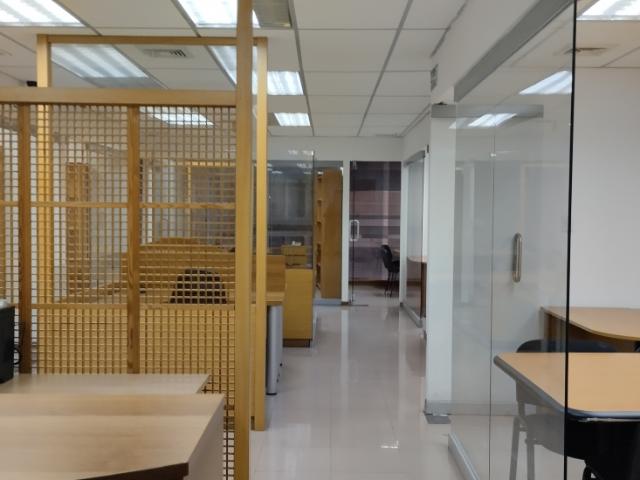 Alquilo oficina 157m2 Moderna Centro Seguros La Paz Boleita Norte 2119