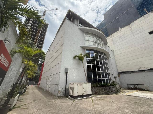 ALQUILO OFICINA 181m2 LAS MERCEDES TERRAZA 4ofc/3baños