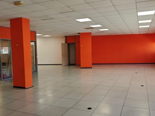 ALQUILO OFICINA DE 212mts² en Pol JULIAN CAMARILLO MADRID
