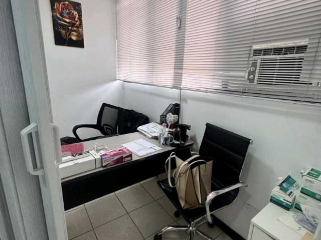 Alquilo oficina 8m2 La California 6408