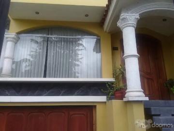 ALQUILO AMPLIA Y BONITA CASA EN JLBYR