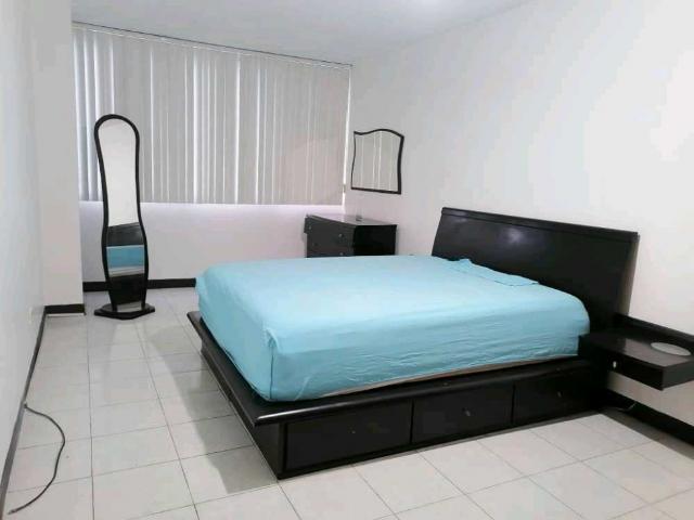 Alquilo apartamento amoblado 80m2 La Trinidad 2471