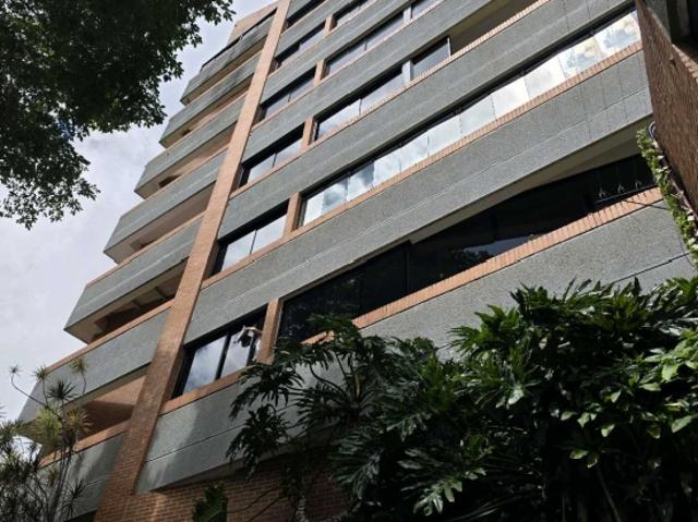 Alquilo apartamento amoblado 250m2 Colinas Valle Arriba 3571