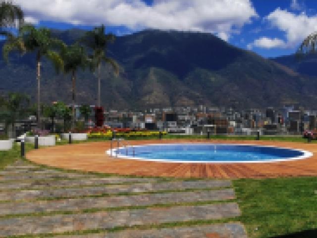 Alquilo apartamento LAS MERCEDES $3.800 / 120m2 muebles piscina lujo