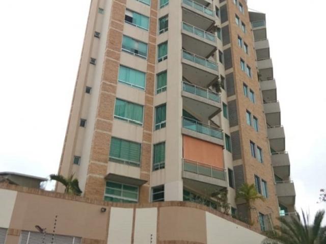 Alquilo apartamento 140m2 Las Mesetas 0989