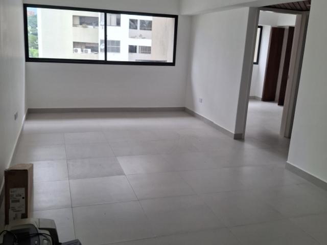 Alquilo apartamento 64m2 Urb. Guaicay 6033