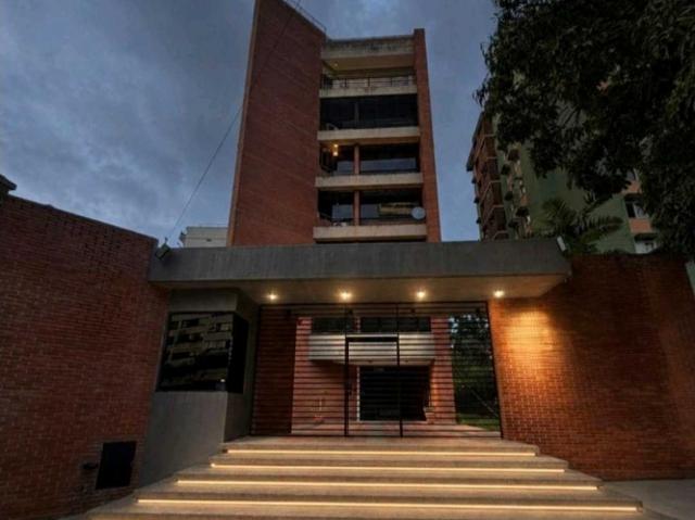 Alquilo apartamento 80m2 Santa Eduvigis 8884