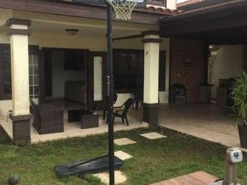 Alquilo casa en mirador del lago