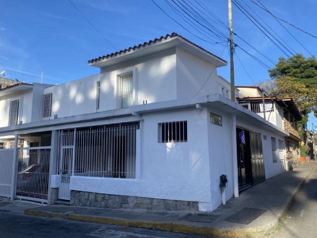 Alquilo Casa uso Comercial en Baruta