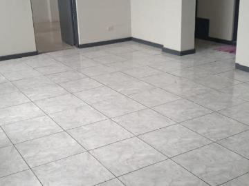 Alquilo céntrica oficina en Arequipa