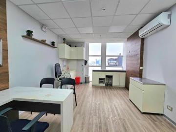 Alquilo consultorio médico equipado y con servicio de salas de espera y recepción