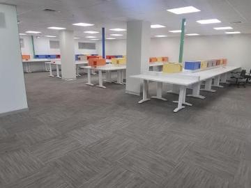 ALQUILO EXCLUSIVA OFICINA COMERCIAL 284.31MTS 3BAÑOS,3AIRE ACONDICIONADO, IMPLEM