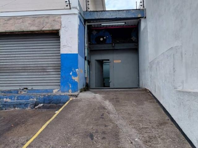 Alquilo galpón 250m2 Santa Mónica 1839