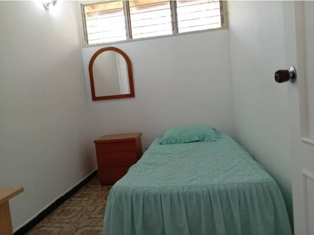 Alquilo habitación para dama 15m2 Santa Rosa de Lima 0490