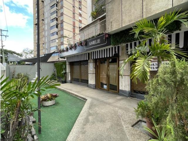 Alquilo Local Comercial de 200m2 en Los Palos Grandes