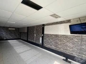 ALQUILO LOCAL COMERCIAL/INDUSTRIAL CON ALMACEN Y OFICINAS