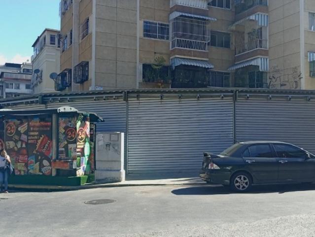 Alquilo local en santa. Monica av ppal teresa de la parra