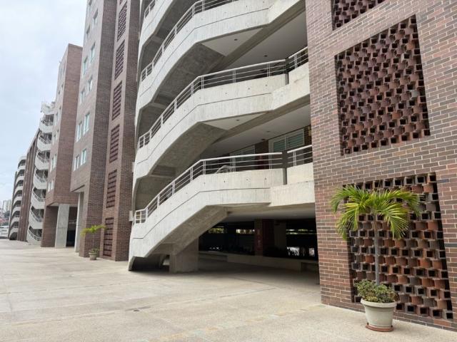 Alquilo PH 300m2 Escampadero 5158