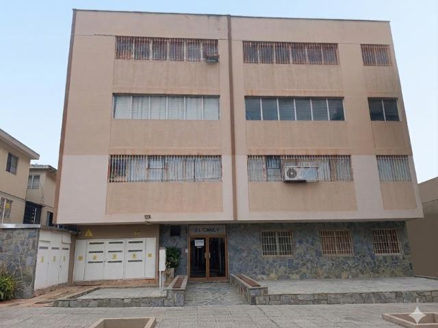ALQUILO PISO INDUSTRIAL EN LA URBINA DE 700 M2, 3 BAÑOS Y 2 P/E