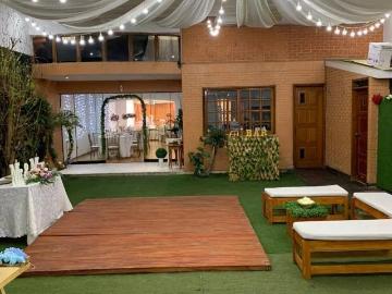 Alquilo Residencia con Jardín