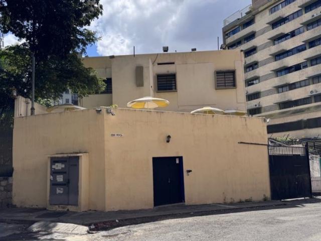 Alquilo/ Vendo edificio 1000m2 La Florida