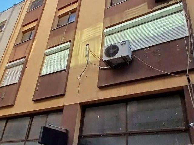 ALSANCAK KIBRIS ŞEHİTLERİ VE TREN GARINA YAKIN ARAKAT 3+1 DAİRE