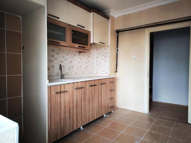 Alsancak Mh. Merkezi Konumda Arakat 2+1 Ön Cephe Kiralık Daire