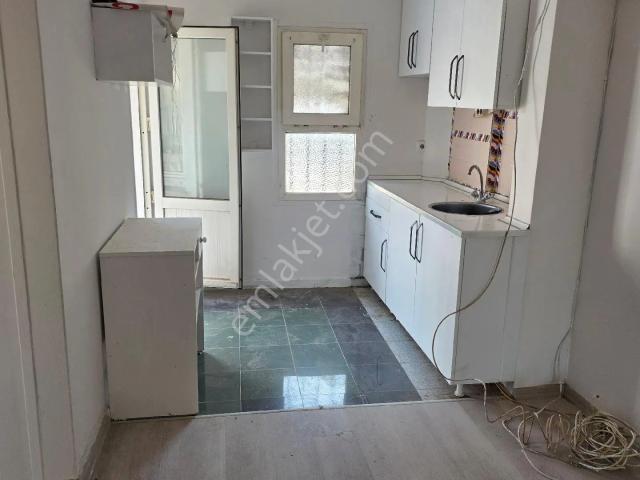 Alsancak Pazar Sokağı Yakını 1+1 4.kat Daire