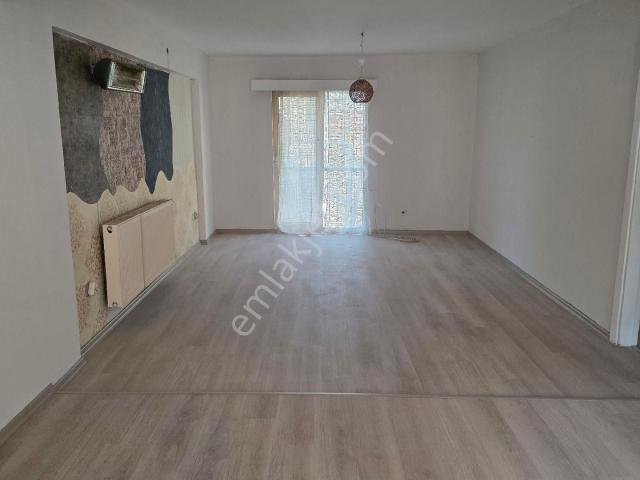 Alsancak Pazar Sokağı Yakını 70m2 1+1 4.kat Daire Kiralıktır