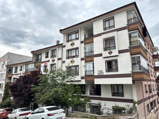 Alsancak Geniş Oturum Cepheleri Açık Balkonlu Yapılı 3+1 Daire