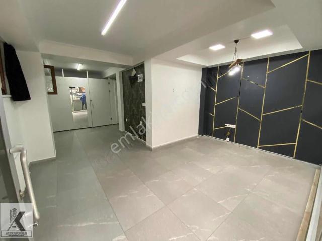 Altunoğludan Caddeye Parelel Yeni Binada 60m2 Kiralık Dükkan