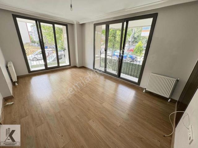 Altunoğlundan 3+1 115m2 Lüx Yapım E 5 Metrobüs Yanı