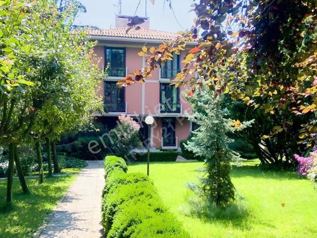Altunizade Mesa Avrupa Konakları 1. Kısımda 4+1 Kiralık Daire