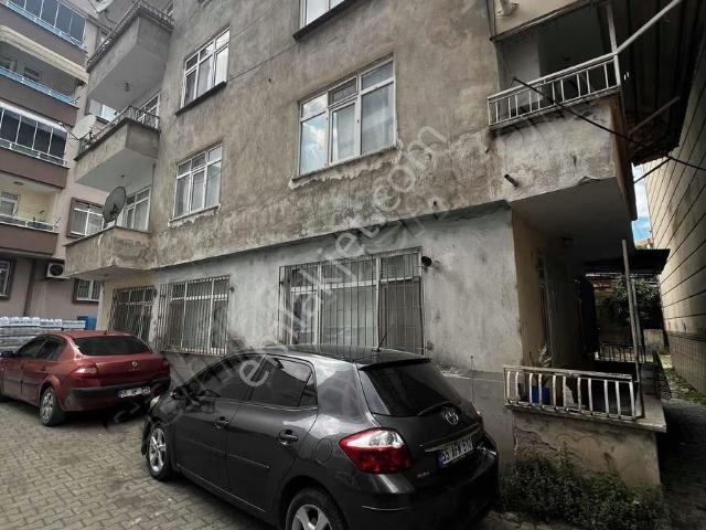 Altıkat Emlaktan Merkezde Satılık Uygun Fiyatlı Daire