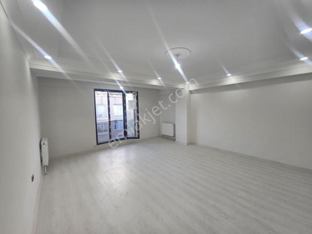 Altınşehir Millet Bahçesi Manzaralı Satılık 6+2 Dubleks Daire
