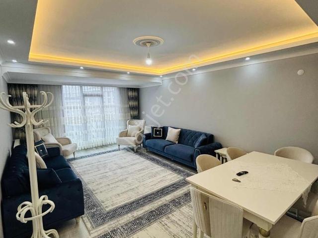 Altınşehirde Merkezi Konumda Göl Manzaralı 3+1 Yeni Bina